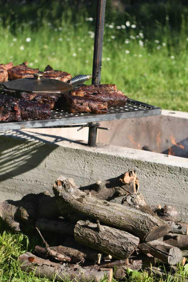 RANGE™ staff having a outdoor barbecue with our own born and bred American Wagyu